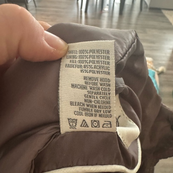 American Rag Cie Puffer Vest with cinched waist! - Picture 5 of 5